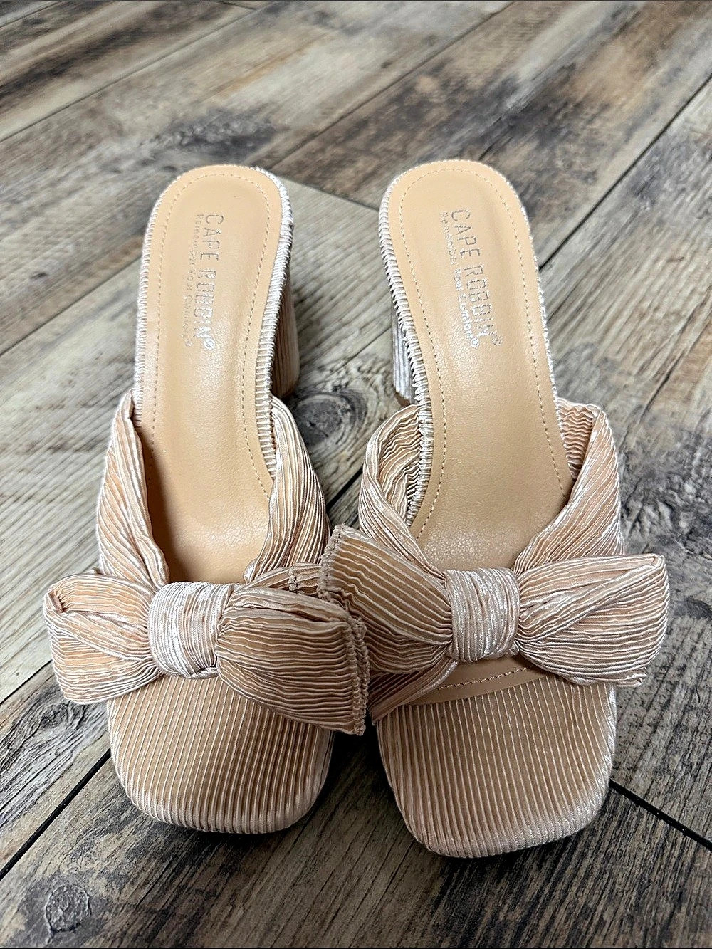 CAPE ROBBIN Bow Mule Heels in Pink & White US 7.5 Like New